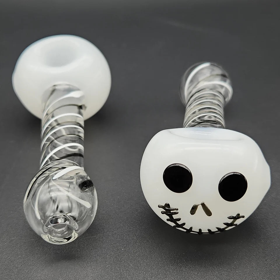 4.5" Halloween Skeleton Hand Pipe